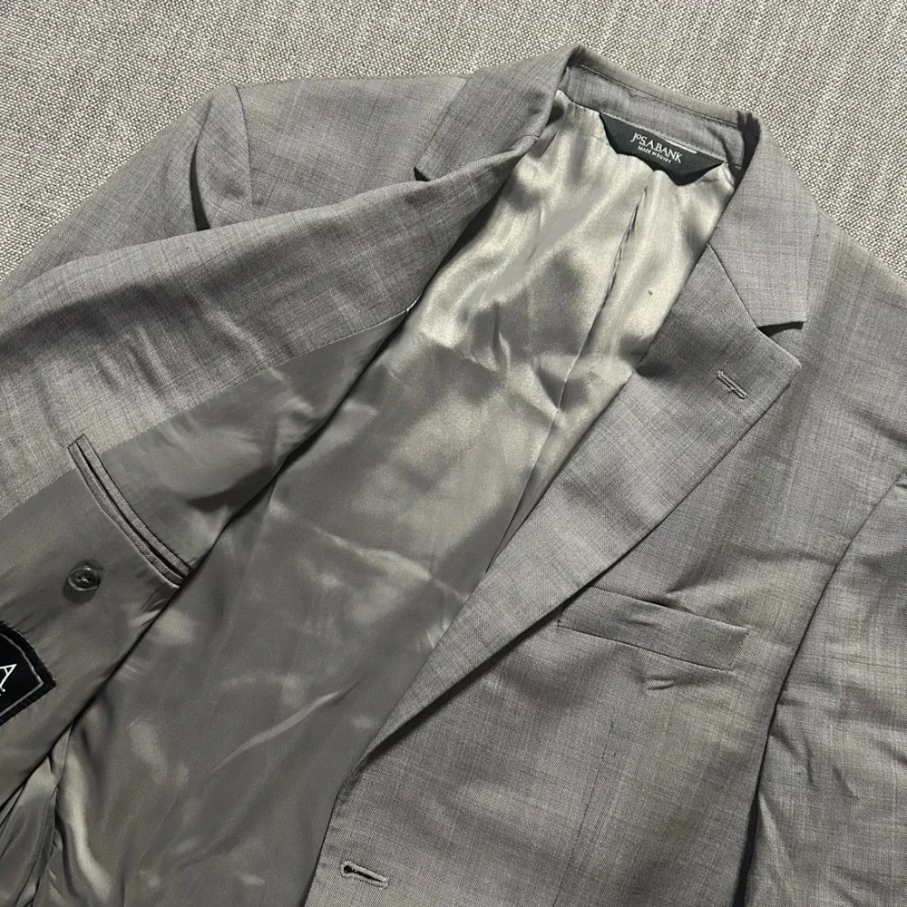 Jos A Bank Traveler Blazer Mens 38R Grey Tailored Fit 2 Button 100% Wool Jacket
